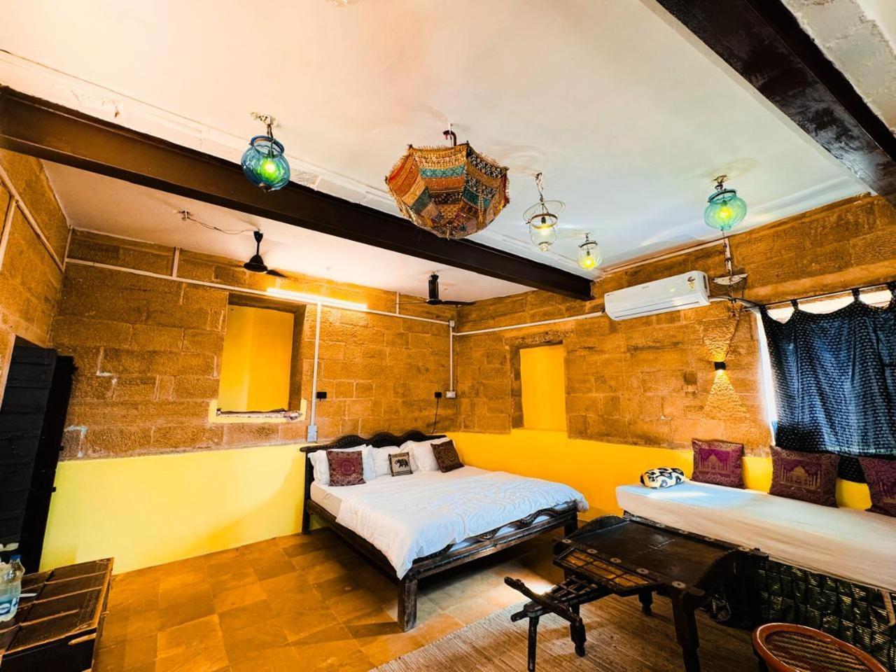 Saffron Guest House Джайсалмер Экстерьер фото