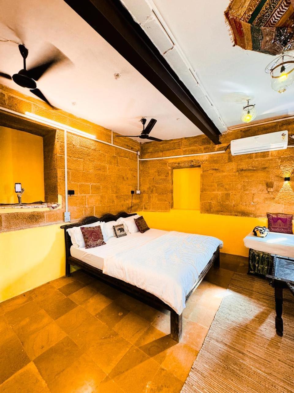 Saffron Guest House Джайсалмер Экстерьер фото